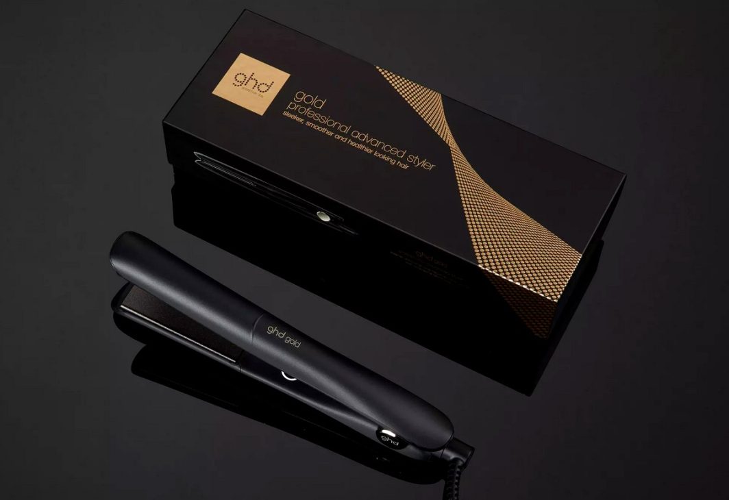 Une des alternatives pas chères au lisseur Light Straight de l'Oréal, le GHD Gold